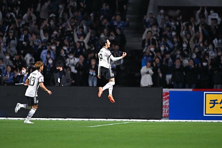 23年3月コロンビア戦、ゴール後の「三笘ジャンプ」（3／3枚）©Takuya Kaneko/JMPA