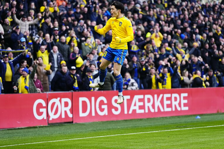 鈴木唯人はブレンビー（デンマーク1部）でリーグ戦9得点をマーク。ビッグクラブからの関心も伝えられる　©Ritzau Scanpix/JIJI PRESS