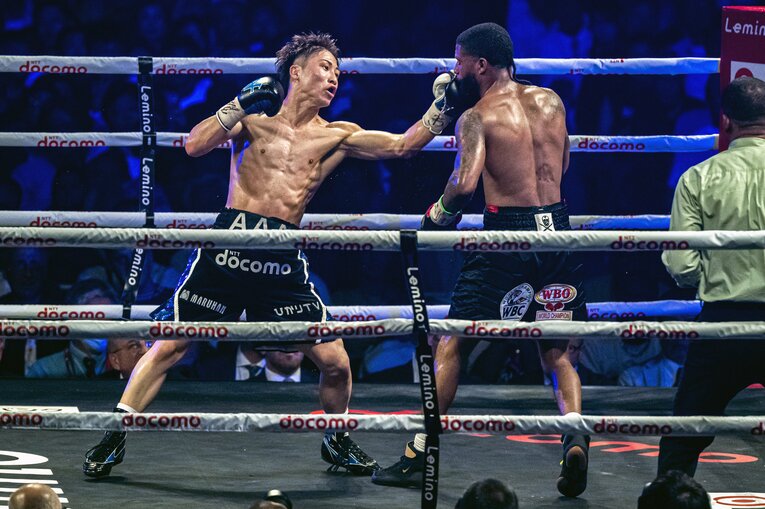 1階級上で1.8キロ重いスーパーバンタム級に転向した井上尚弥。その体は分厚かった ／ photograph by Takuya Sugiyama