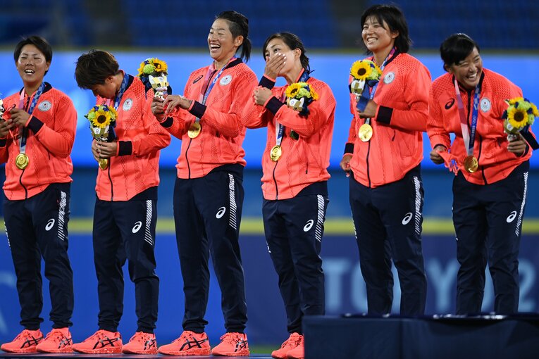 東京五輪で金メダルを獲得したソフトボール女子日本代表　©Naoya Sanuki/JMPA