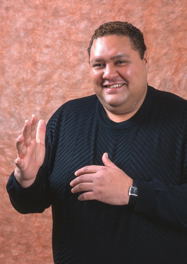 笑顔で取材に応じるK-1デビュー前の曙　©Susumu Nagao