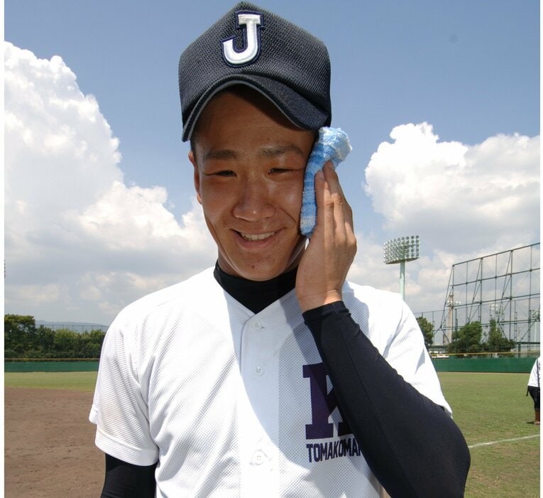 ハンカチポーズも（レアな高校時代／全7枚中の5枚目）　©Sports Graphic Number