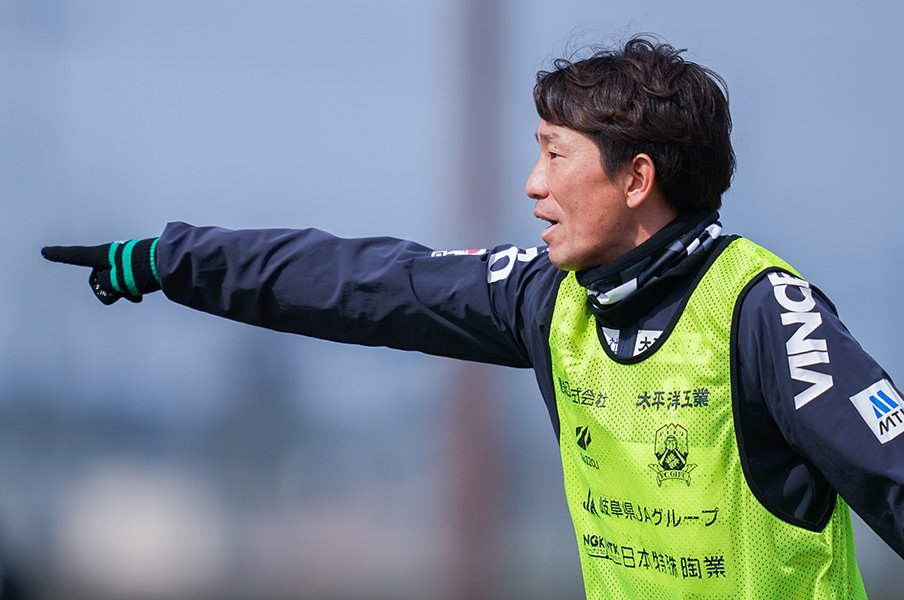 浦和ユース同級生の社長から「ウガ、一緒に上を目指さないか?」宇賀神友弥が13年目の初移籍で「J3岐阜」を選んだ理由<Number Web> photograph by Akito Iwamoto