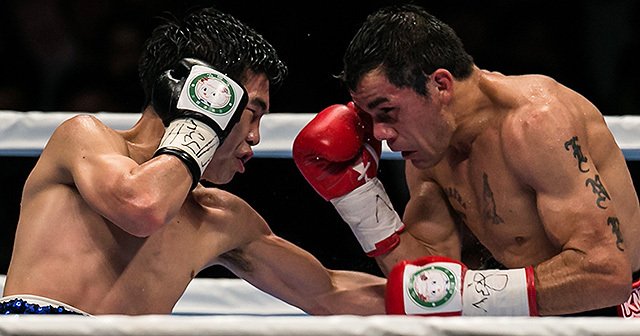 井岡一翔、完勝でフライ級初防衛。打たせず打つ戦術は“リングの解剖学