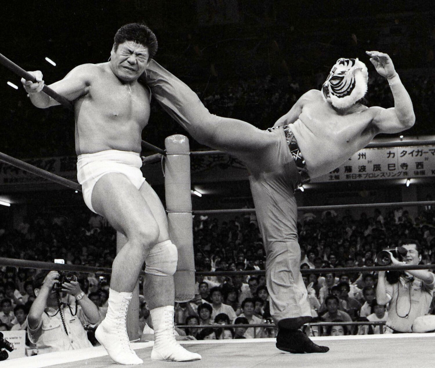 タイガーマスク最後の試合となった寺西勇戦（1983年8月4日）　©東京スポーツ新聞社