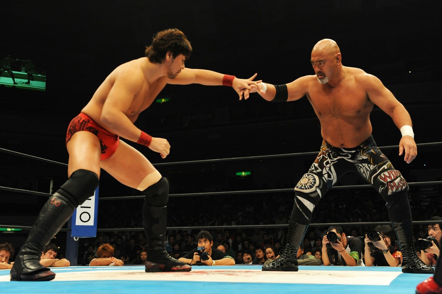 2008年10月13日、両国国技館。武藤敬司と中邑真輔の2度目のIWGP戦