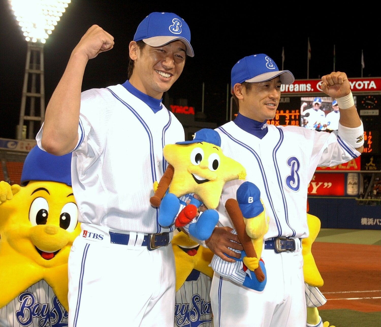 ベイスターズ現役時代の三浦監督と石井コーチ　©JIJI PRESS