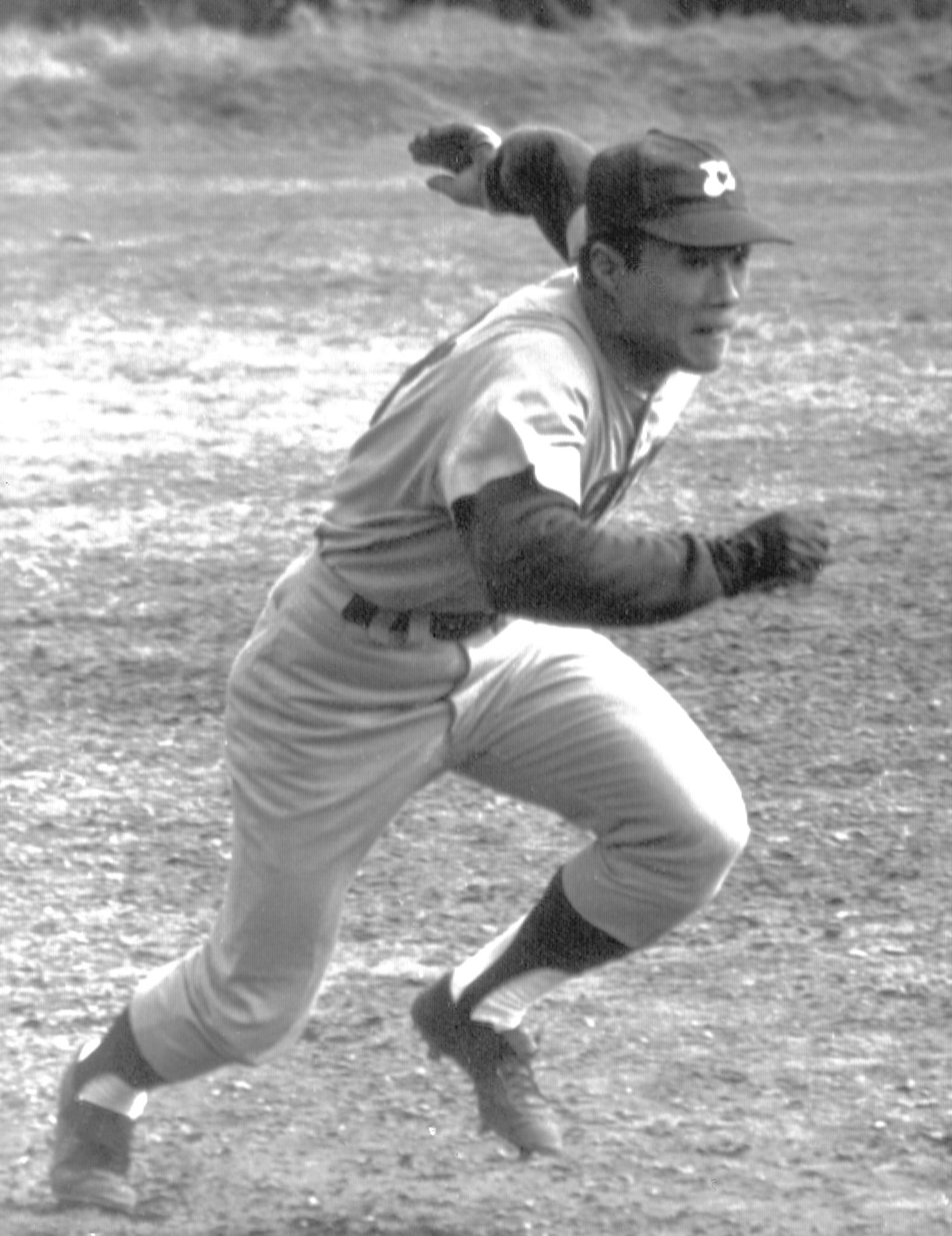 68年のドラフトでロッテ・オリオンズに入団した飯島。翌年のキャンプでベースランニングを一日も早くつかもうと何度もスタートダッシュを繰り返す　©KYODO