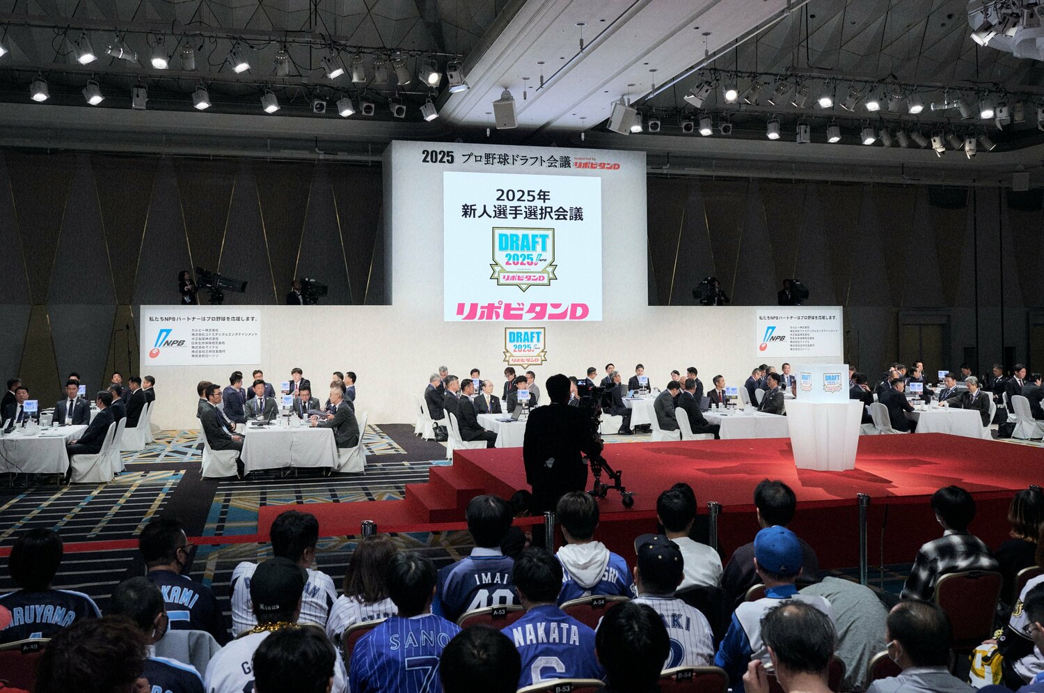 「佐々木麟太郎より驚いたのは…」ベテラン記者が聞いたドラフト会議“敏腕スカウト反省会”「ドラ1確実」サウスポーが2位指名だった“まさかのワケ”＜Number Web＞ photograph by Yuki Suenaga