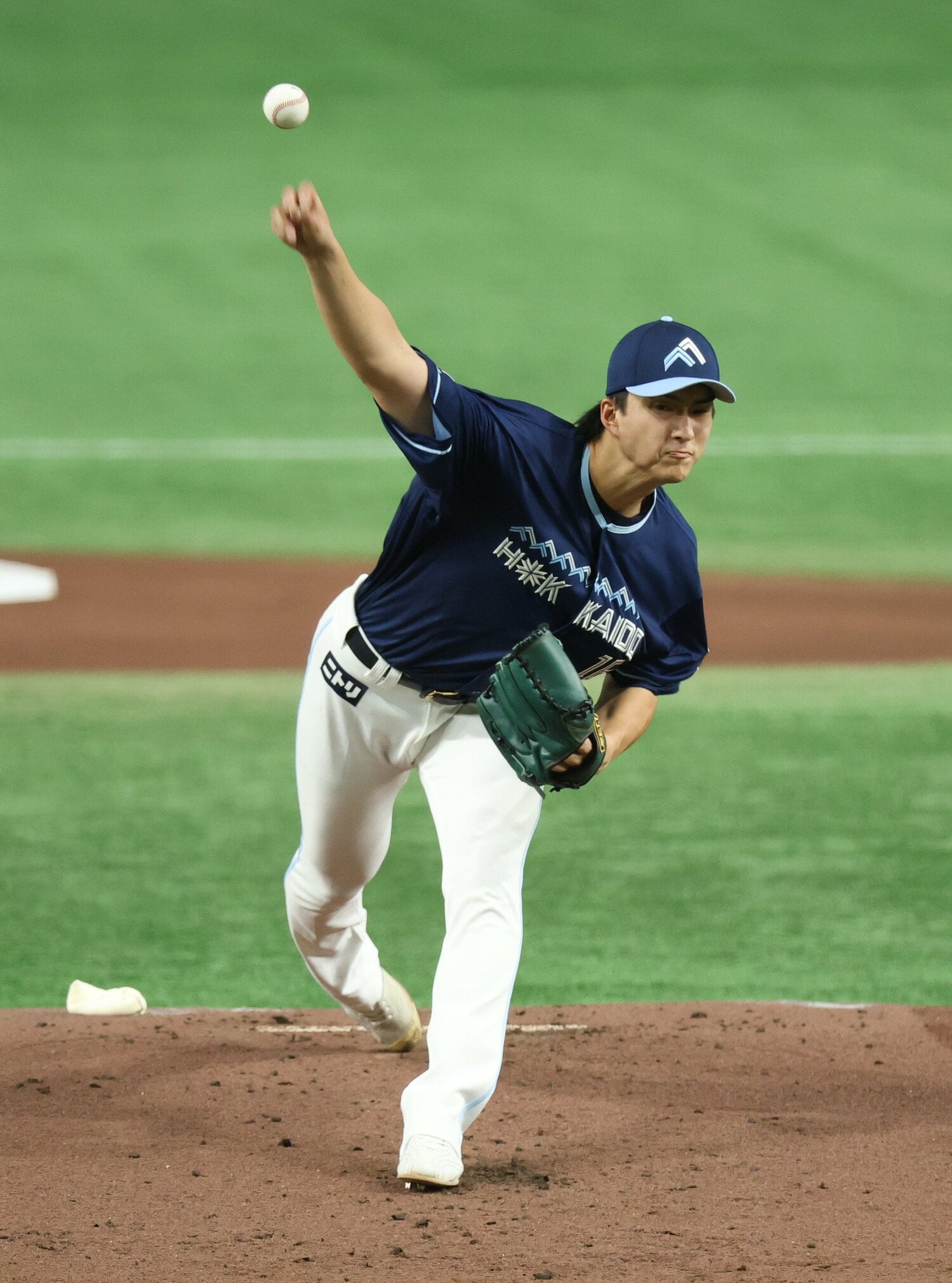 中西と同世代の日ハムの達は今季、先発として8勝を挙げブレイク ©JIJI PRESS