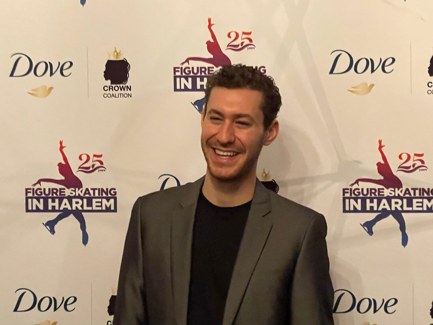 お洒落なスタイルで登場したジェイソン・ブラウン　©Akiko Tamura