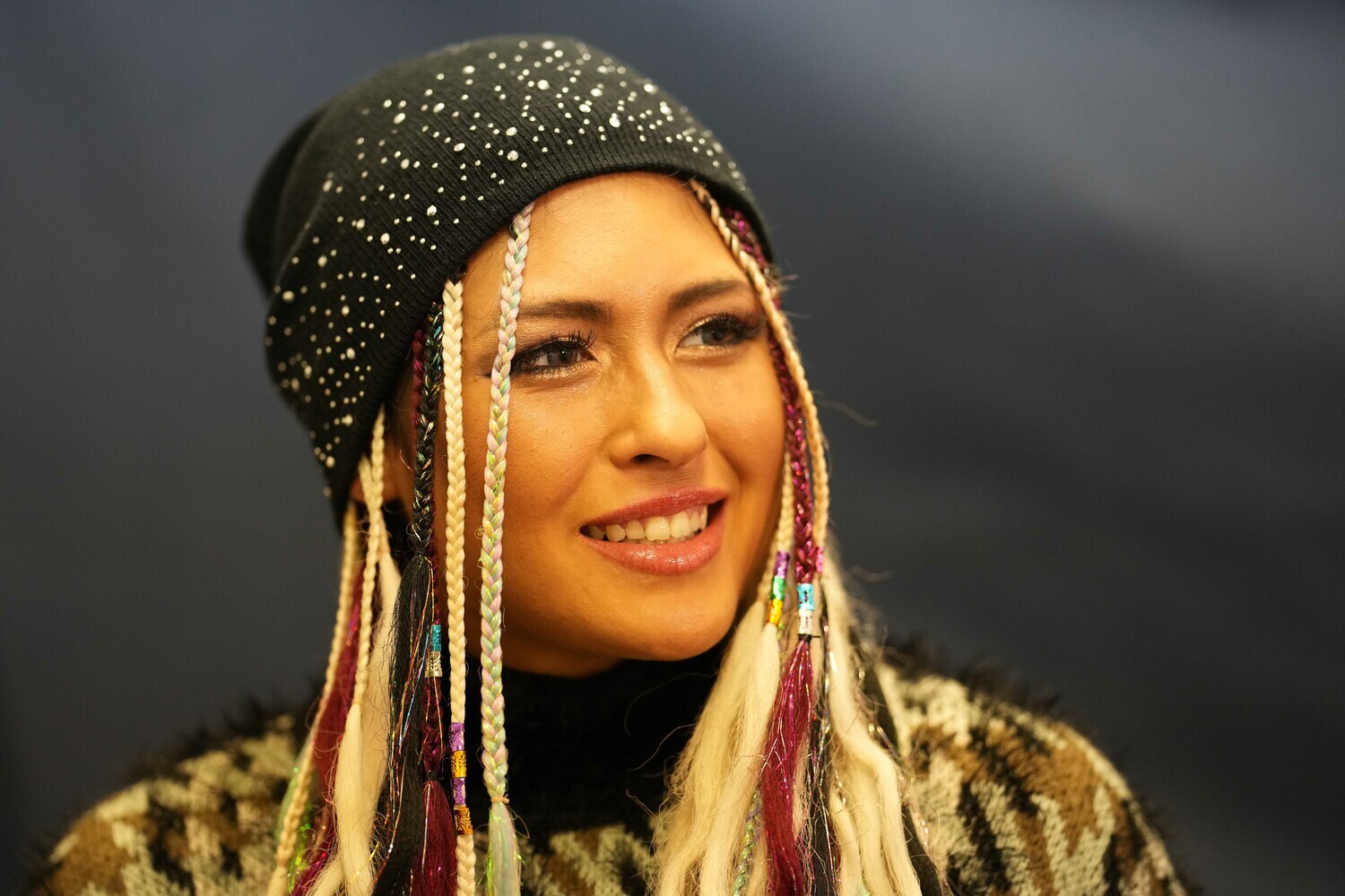 両国国技館でのタイトルマッチを前にインタビューに応じるジュリア　©Essei Hara