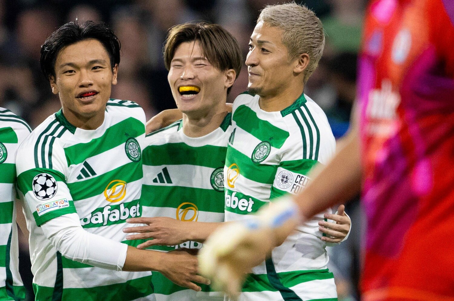 （左から）旗手、古橋、前田のセルティック勢　©Getty Images