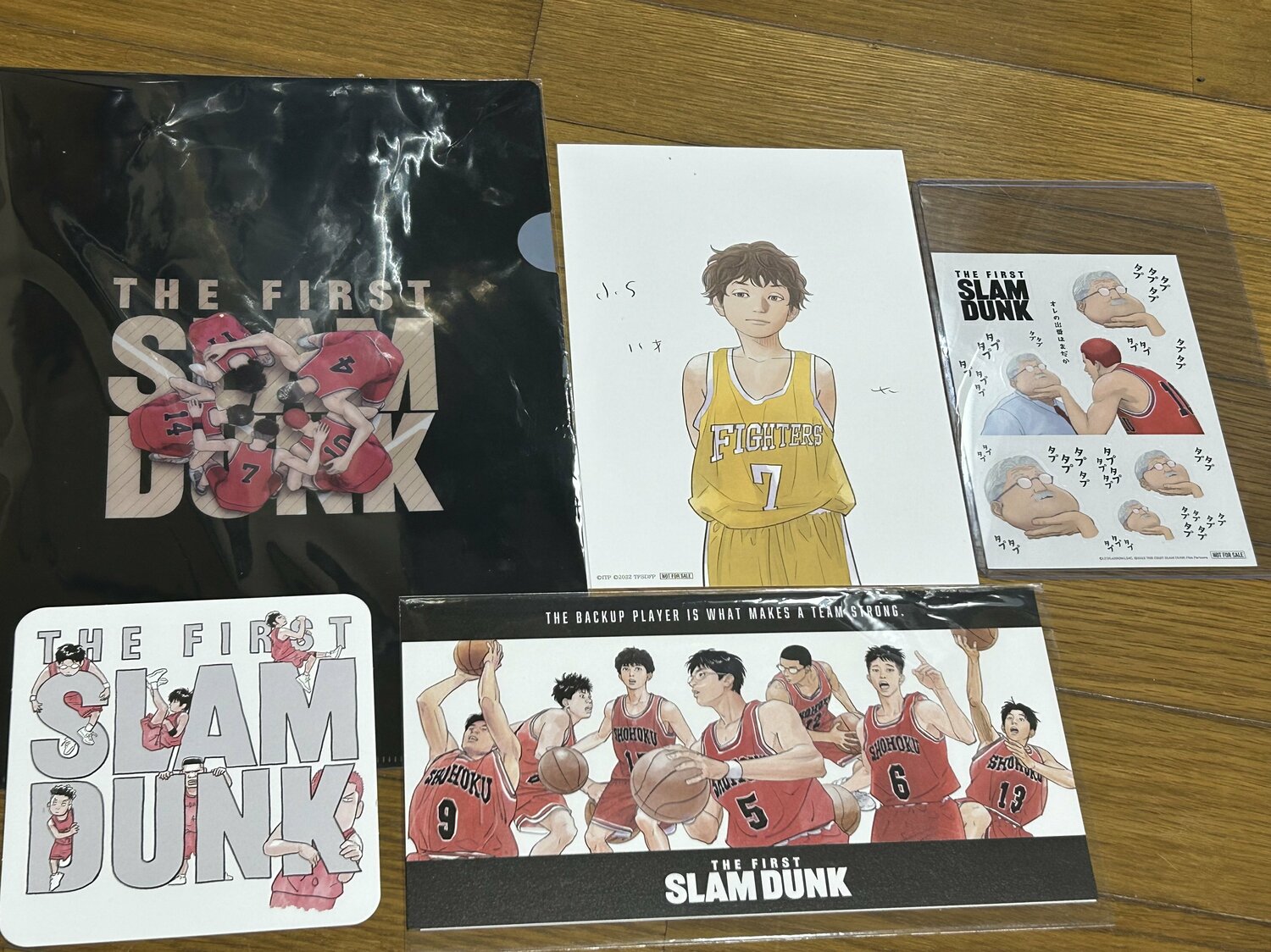 筆者がゲットした『THE FIRST SLAM DUNK』のグッズ。メガネをかけた「5番」が木暮公延（筆者私物）