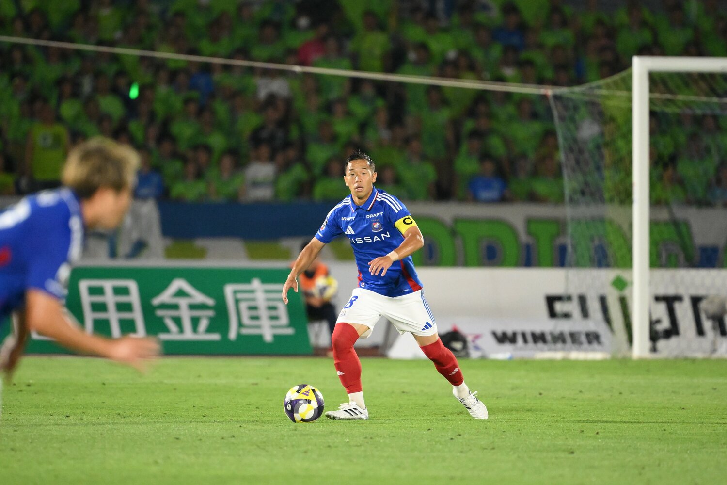 6月28日の湘南ベルマーレ戦では本職でないセンターバックで出場した横浜F・マリノスのキャプテン喜田拓也　©1992 Y.MARINOS