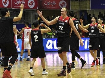 今週末、日本バスケ界の運命が決まる！イランに激勝の先、本当の夢とは？＜Number Web＞ photograph by Kyodo News