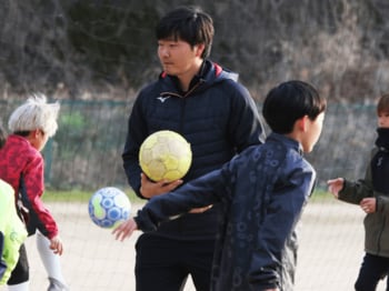 「U-20W杯の時、自分が25歳で辞めるとは…」消えた天才パサー市丸瑞希26歳が帰ると誓う青黒のスタジアム「自分の失敗は全部伝えていく」＜Number Web＞ photograph by Takahito Ando