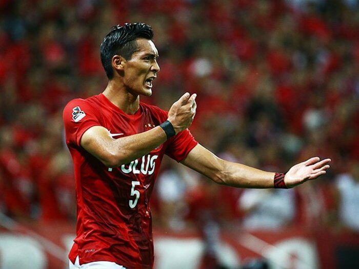 ピッチの「内外」で信頼される男。“宴会部長”槙野智章の偉業の数々。＜Number Web＞ photograph by J.LEAGUE PHOTOS