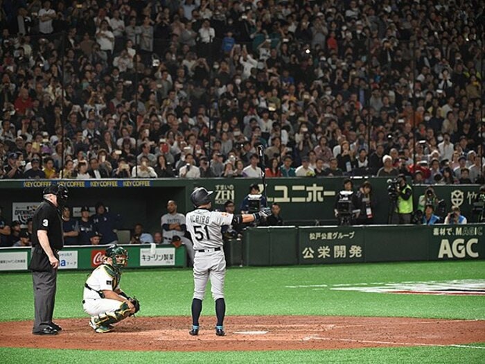 イチローの「惜しい記録」って何だ。データで総ざらい、2019年の野球。<Number Web> photograph by Naoya Sanuki