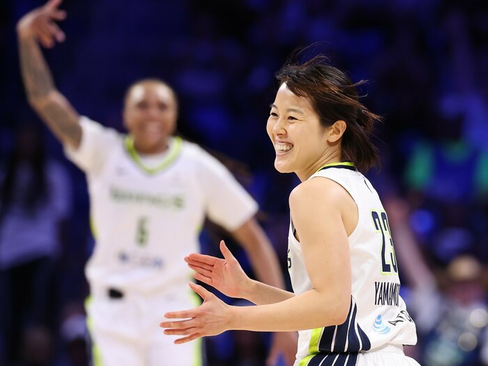 「マイはものすごく賢い」評価されたのに契約解除…なぜ？  “163cmの司令塔”女子バスケ日本代表・山本麻衣（25歳）がアメリカで浴びた洗礼＜Number Web＞ photograph by Sam Hodde/Getty Images