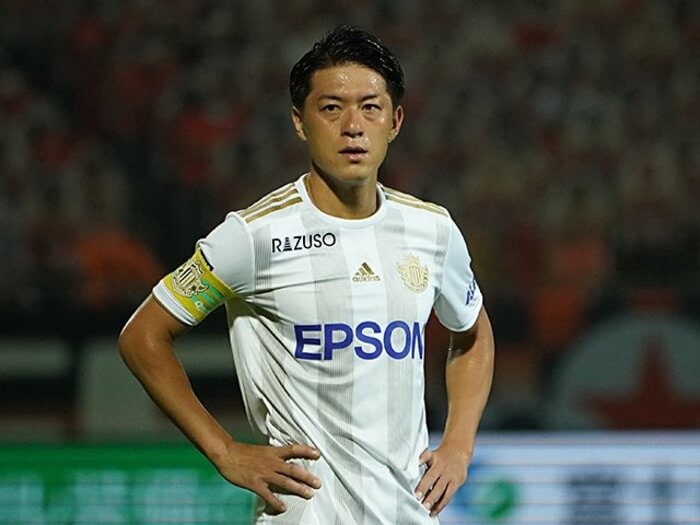 松田直樹への思い、18歳息子との直接対決…松本山雅・田中隼磨38歳が語る覚悟「今、僕は試されている」<Number Web> photograph by Hiroki Watanabe/Getty Images