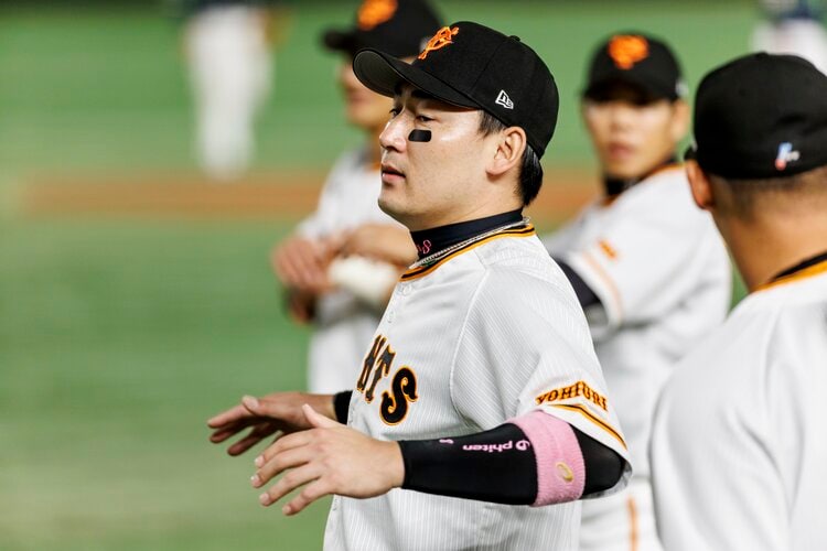 ある投手の“塩コショウ”が阿部慎之助の成長を促した。～18番が