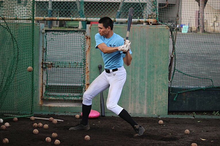 横浜商業高校の充実した環境で力をつけてきた笹川。9日の県大会でホームランを放ち、高校通算40本に達した。 ／ photograph by Yu Takagi