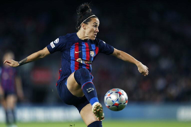 W杯ブラジル戦のウラで「バルサ女子がカンプノウで4万6967人」盛況なワケ… メッシ後に君臨する“女王”、熊谷紗希が見せた悔しさ(56)