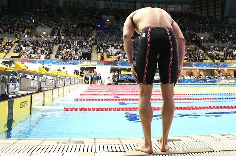 2016年4月8日、最後のレースとなった日本選手権男子200m平泳ぎ決勝を終え、北島はプールに向かって深々と一礼をした。 ／ photograph by AFLO SPORT