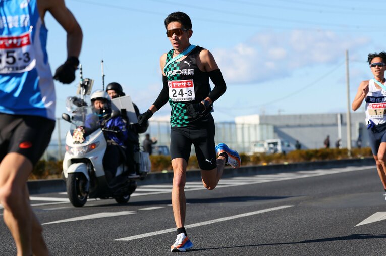 40歳の今季もニューイヤー駅伝に登場した上野裕一郎　©AFLO