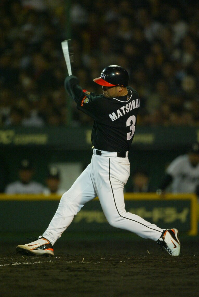 2004年の三冠王・松中信彦　©BUNGEISHUNJU