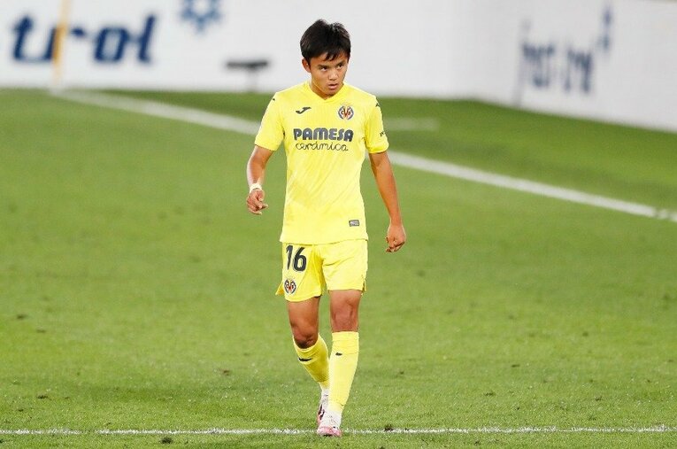 岡崎慎司との日本人対決となった開幕戦で、後半途中からプレーした久保 ／ photograph by Mutsu Kawamori