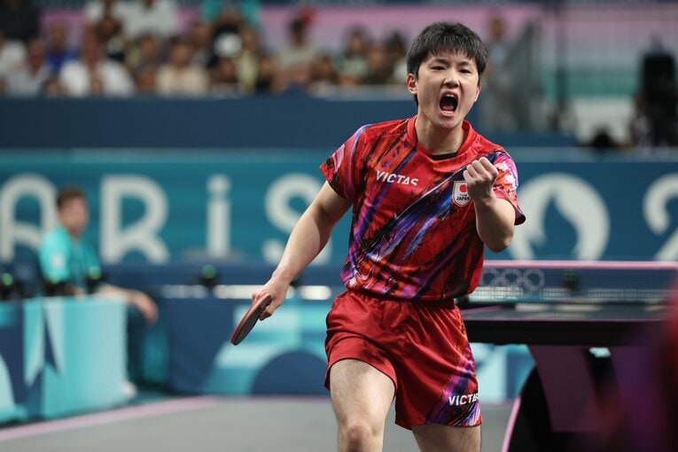 男子卓球団体戦準決勝、スウェーデン戦の張本智和　©︎Tetsuya Higashikawa/JMPA