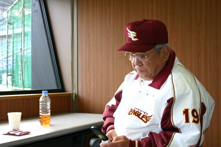 楽天監督就任1年目。インタビューに応える野村克也 ©Genki Taguchi