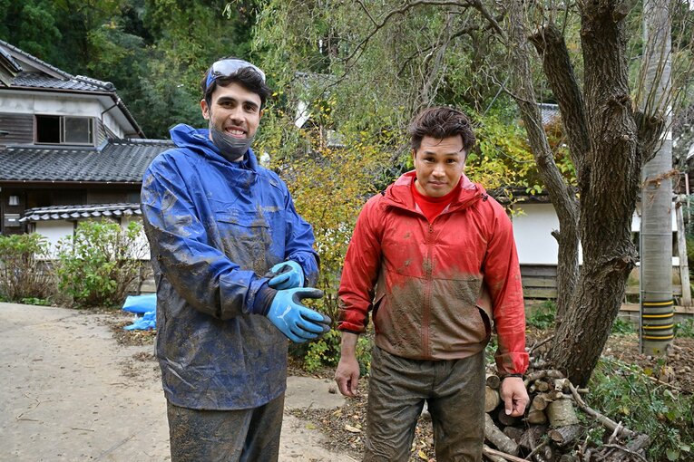 能登で被災地支援の活動を行なったハンドボール元日本代表主将の土井レミイ杏利さん（左）と、ラグビー元日本代表の大西将太郎さん