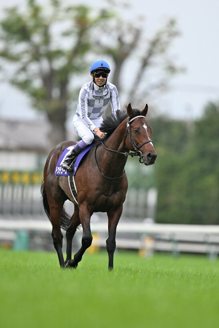 ドウデュースのウイニングラン　©Keiji Ishikawa