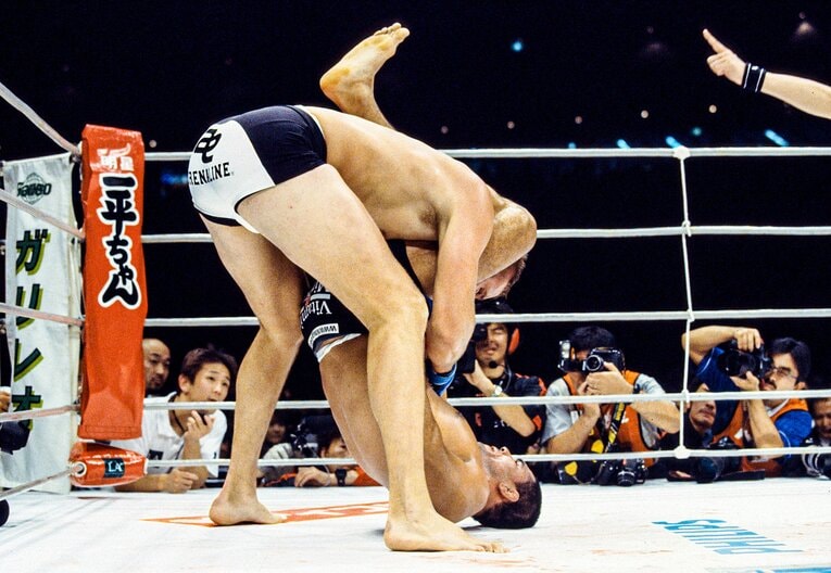 2002年11月の『PRIDE.23』では後にK-1を制圧するセミー・シュルトに三角絞めで一本勝ち