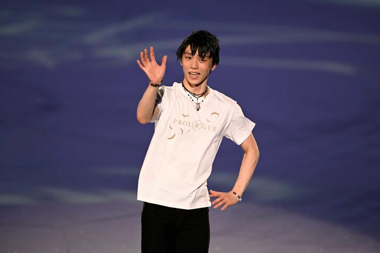 来場したファンに手を振る羽生　©Asami Enomoto