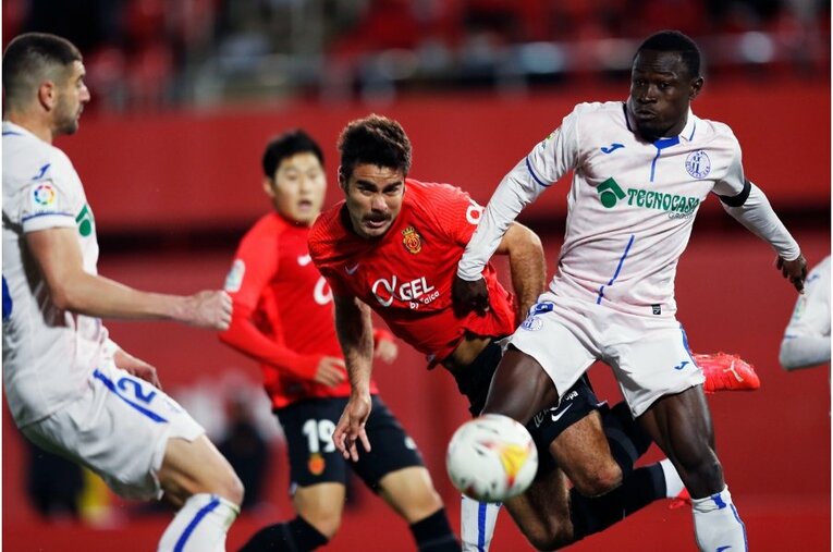 「クーボ！ クーボ！」大歓声が何度も… 久保建英を撮影カメラマンが見た希望の光《古巣ヘタフェからも復帰祝い》(34)