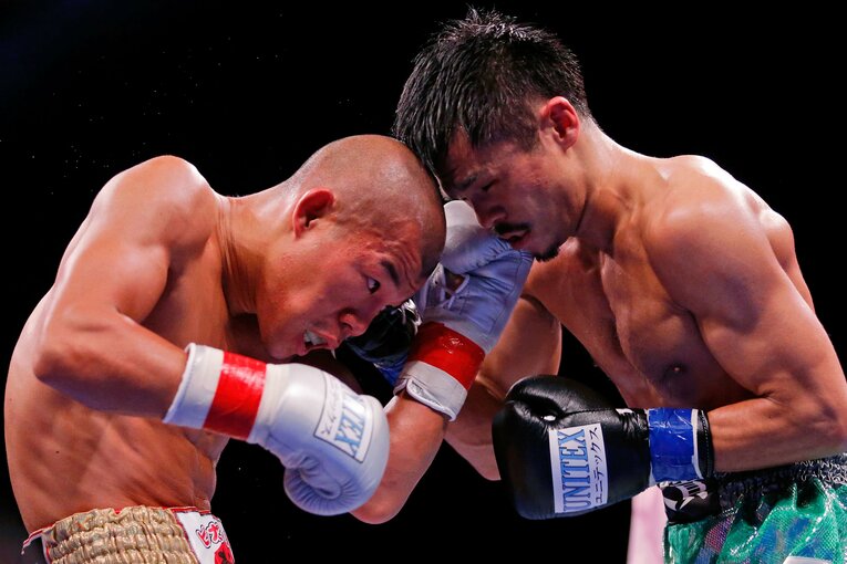 2015年10月16日には亀田興毅と対戦。12回判定勝ちでWBA世界スーパーフライ級王座を防衛した　©Getty Images