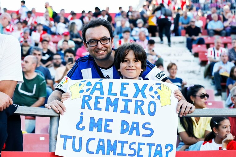 久保建英、ソシエダ同僚に「次は頼むよ」とウインク… カメラマンが収めた“1ゴール1アシスト＋余裕・信頼度アップの決定的瞬間”(6)