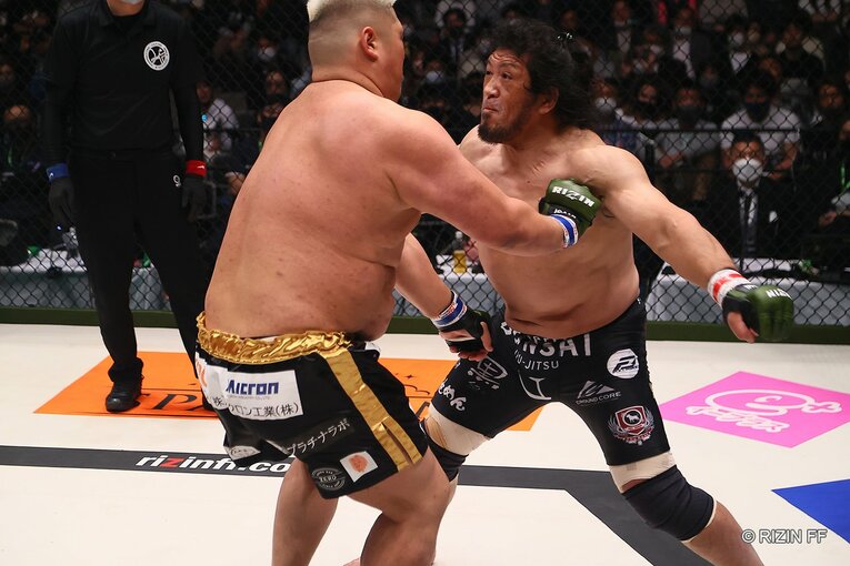相撲界を懲戒解雇からRIZINへ…貴賢神がデビュー戦完敗でも見せた可能性とは？ 対戦した元警察官ファイターが絶賛した「凄い素質」(12)