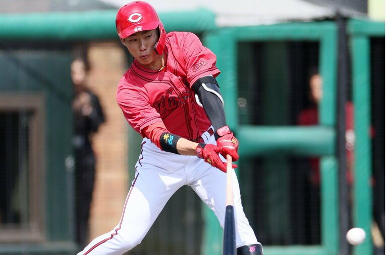 秋季キャンプで成長を見せた二俣。24年シーズンは122打席に立ったが、打率は.196に終わっている ／ photograph by JIJI PRESS