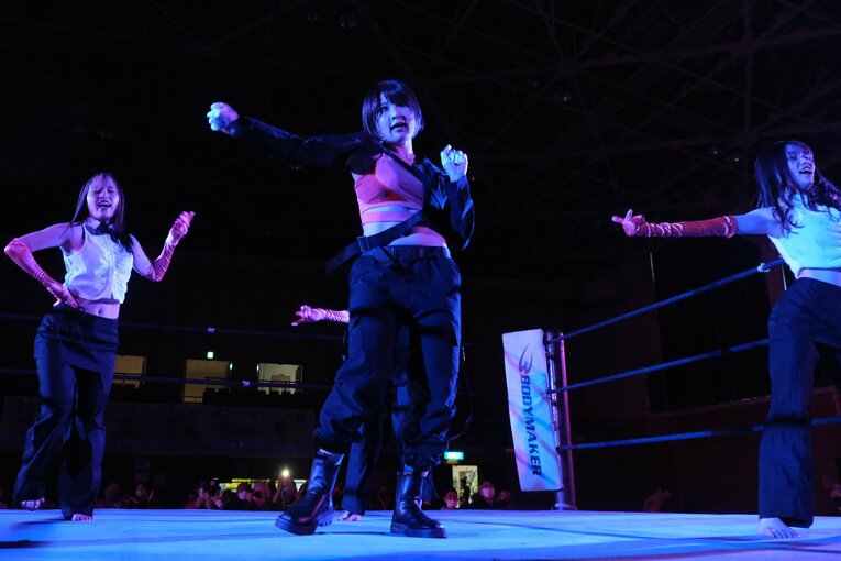 「可憐ですねぇ」人気女子レスラー・安納サオリに観客もウットリ…初の凱旋大会に滋賀が沸いた日「“絶対不屈彼女”は泣かないんです」(52)