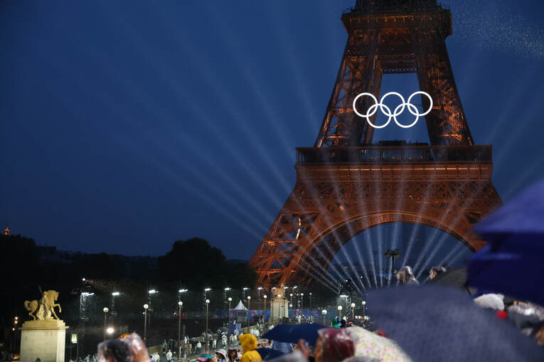 パリ五輪開会式。トロカデロ広場からエッフェル塔を望む　©JMPA PK AFLO