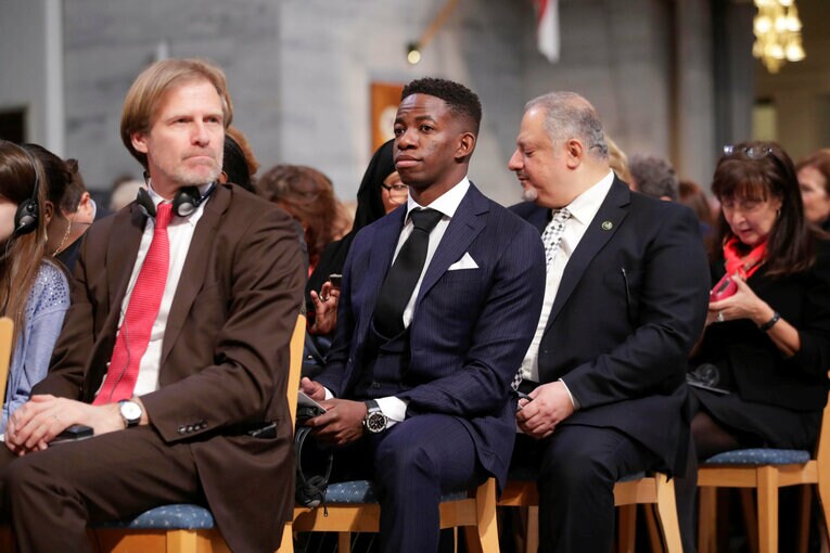 叔父が受賞したノーベル平和賞授賞式に出席したバケンガ（18年ノルウェー・オスロ）©︎Reuters/AFLO