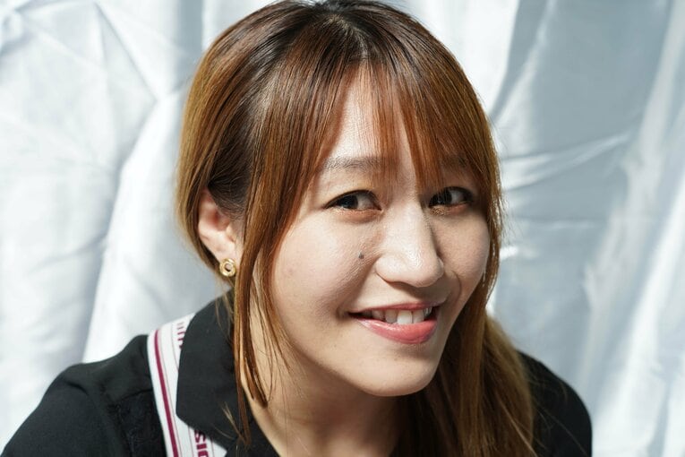 「家出して3カ月の漫喫暮らし」「枕をしたら仕事をやるよ」壮絶な過去を超えてスターダムの朱里が亡き母に誓う“赤いベルト”の夢(15)