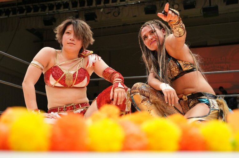 5月20日のマリーゴールド旗揚げ戦。前所属のスターダムでトップ選手として活躍していた林下詩美とジュリアは敗戦の船出となった ／ photograph by Essei Hara