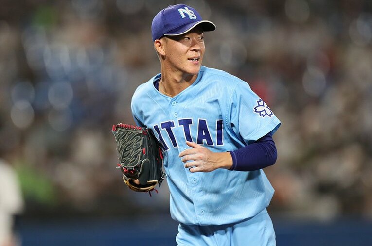 日体大で「二刀流」として注目を集め、ドラフト会議での目玉の1人となりそうな矢澤宏太。プロ野球スカウトの評価は？ ／ photograph by JIJI PRESS