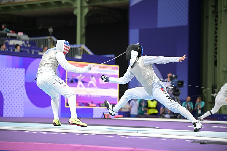 男子フルーレ個人2回戦、飯村一輝vs.アラエルディン・アブエルカセム　©Takuya Kaneko/JMPA